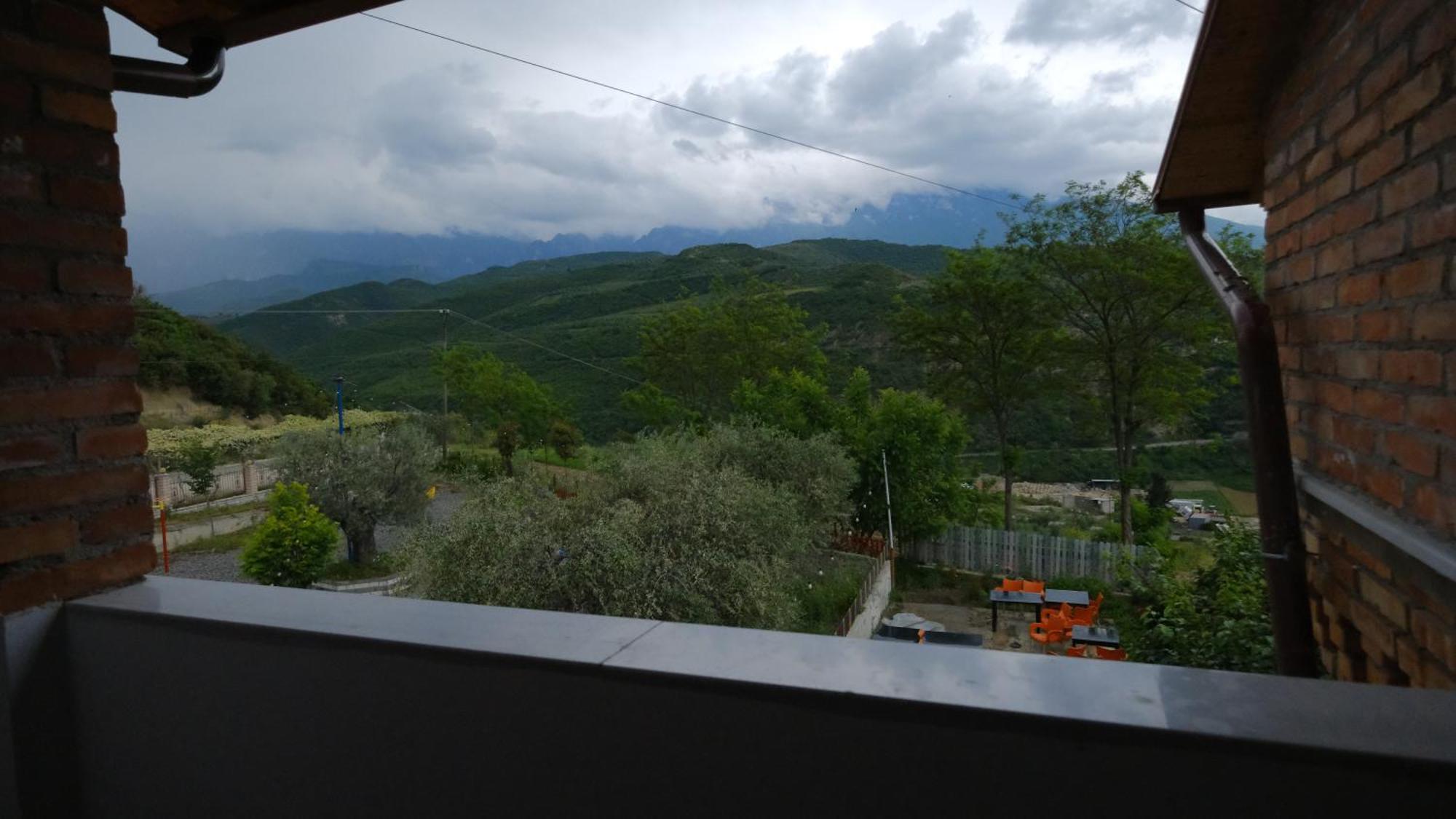 Salillari Guest House Berat Buitenkant foto