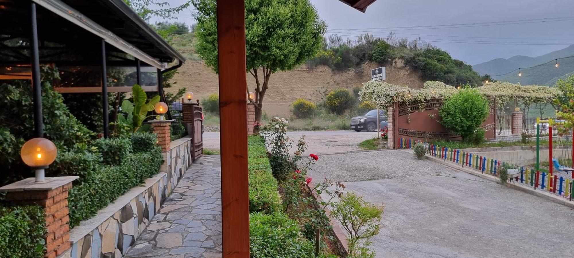 Salillari Guest House Berat Buitenkant foto
