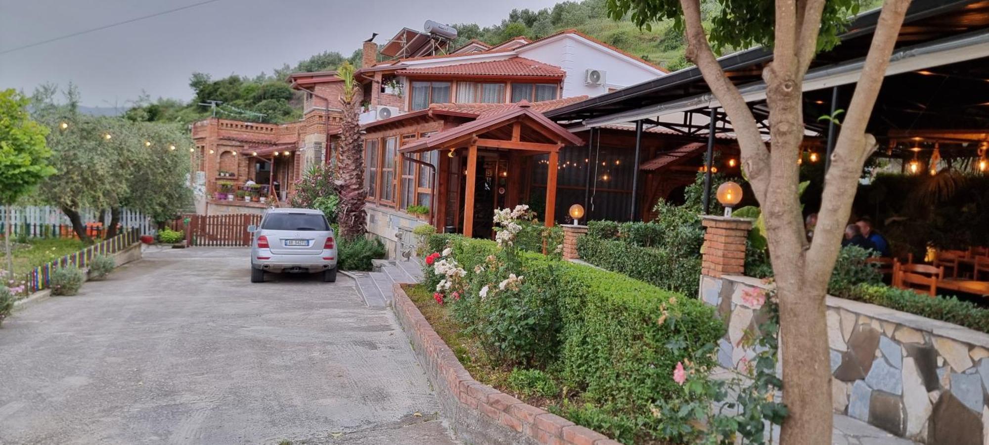 Salillari Guest House Berat Buitenkant foto