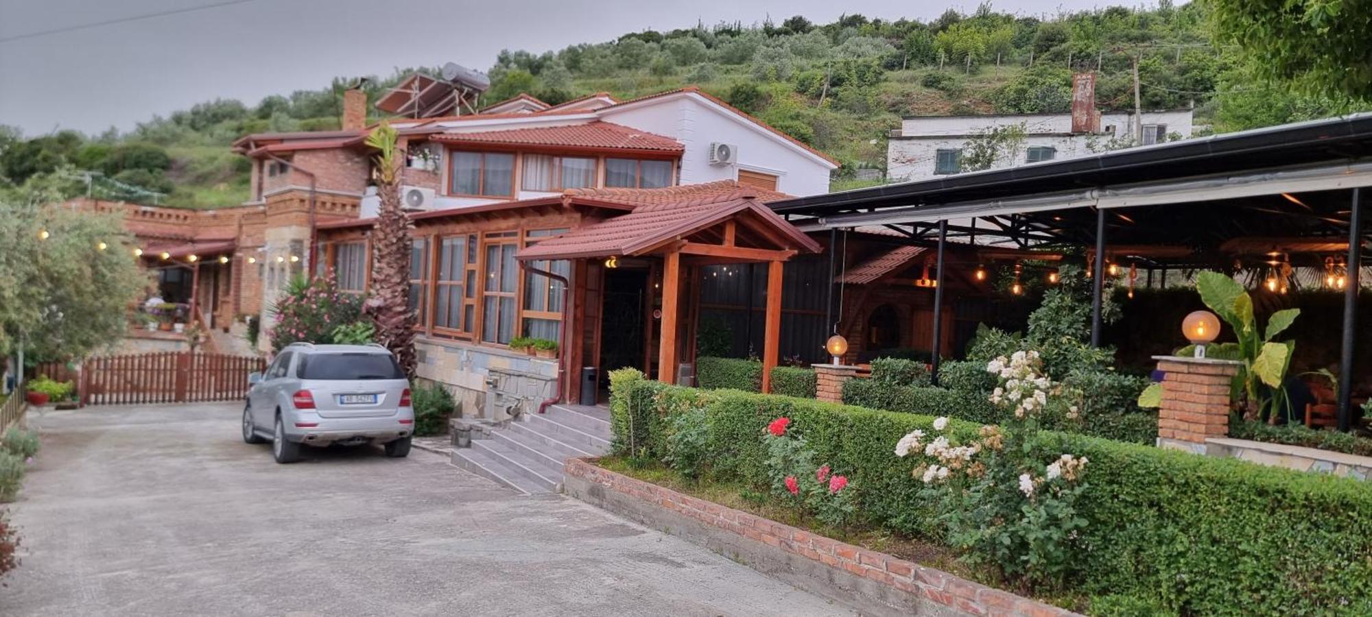 Salillari Guest House Berat Buitenkant foto