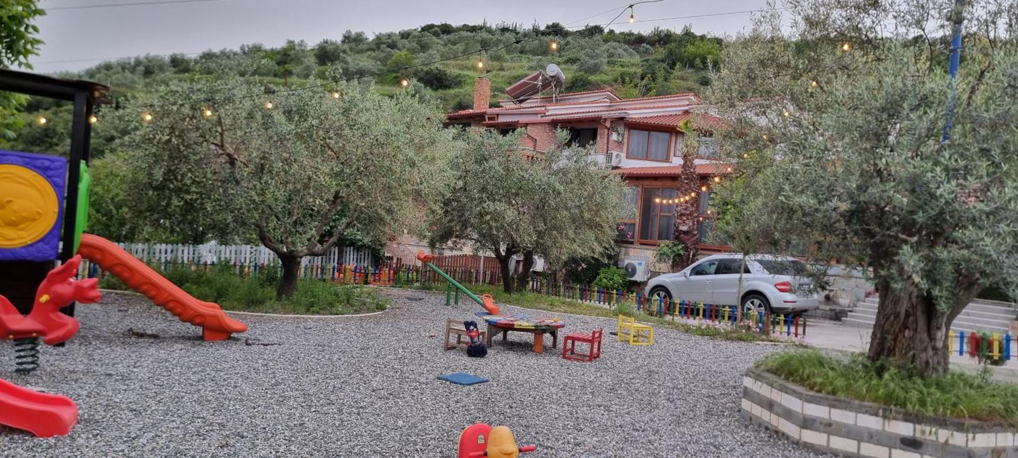 Salillari Guest House Berat Buitenkant foto